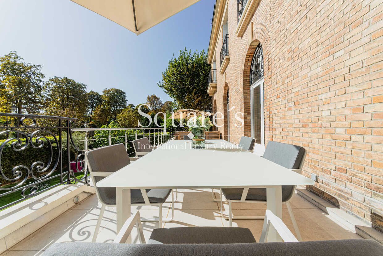 hôtel particulier 16 Pièces en vente sur Neuilly-sur-Seine (92200)