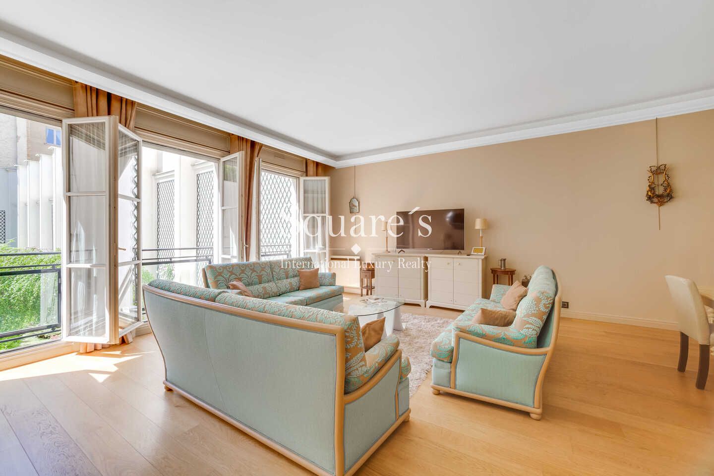 apartment 4 Rooms for sale on Paris 1er (75001)