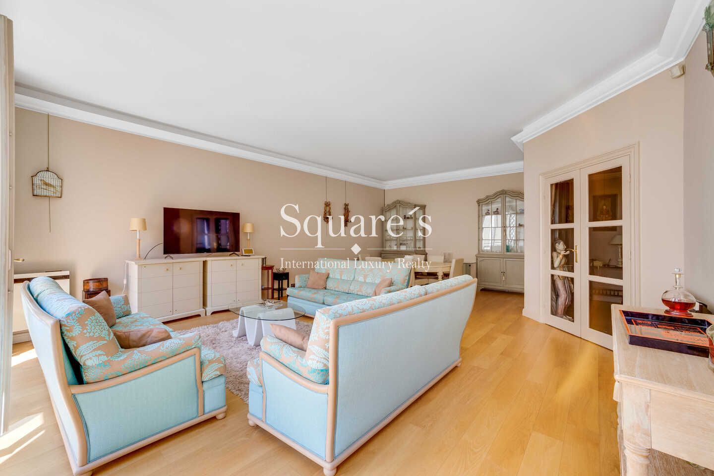 Sale Apartment Paris 1er 4 Rooms 125 m²