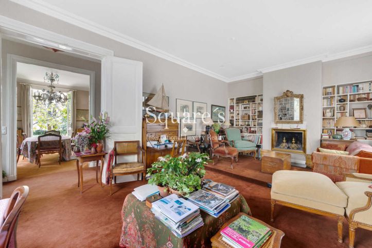 house 8 Rooms for sale on Paris 16ème (75016) Sale House Paris 16ème 8 Rooms 261 m²