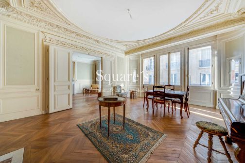 Sale Apartment Paris 9ème 6&nbsp;Rooms 165&nbsp;m²