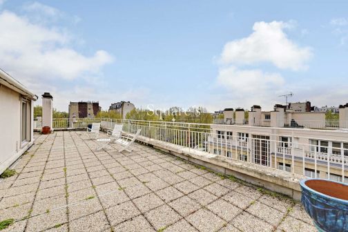 Sale Apartment Neuilly-sur-Seine 6&nbsp;Rooms 154&nbsp;m²
