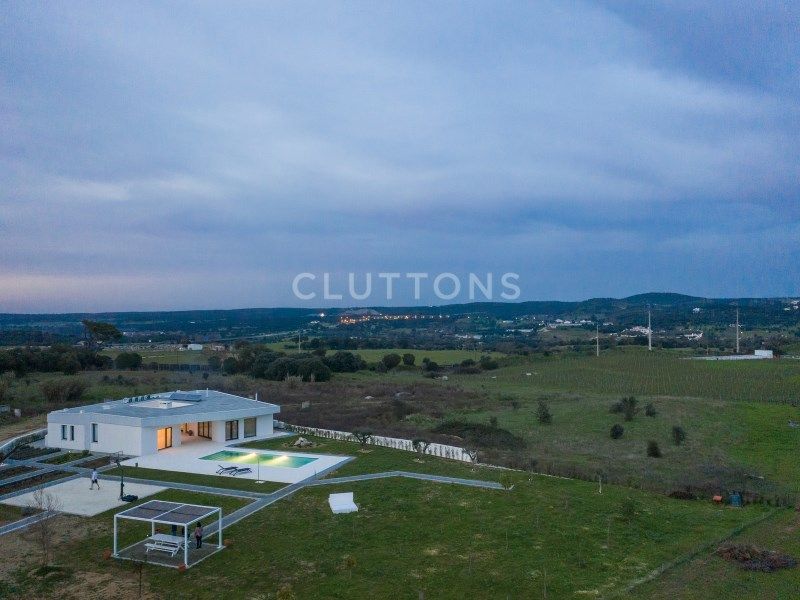 house 6 Rooms for sale on Montemor-o-Novo (7050)