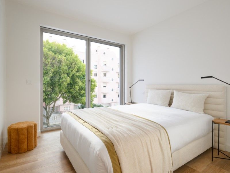 apartment 6 Rooms for sale on Lisboa (1800)