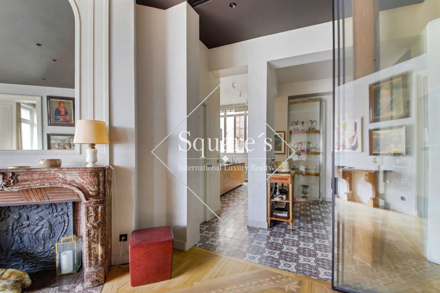 apartment 8 Rooms for sale on Paris 16ème (75016)