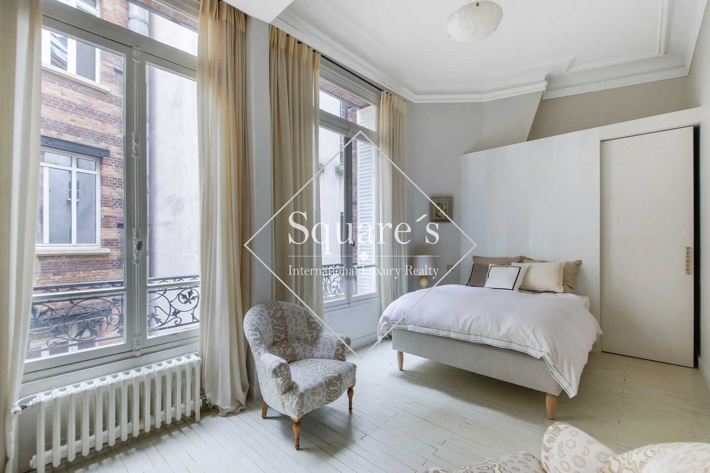 apartment 8 Rooms for sale on Paris 16ème (75016)