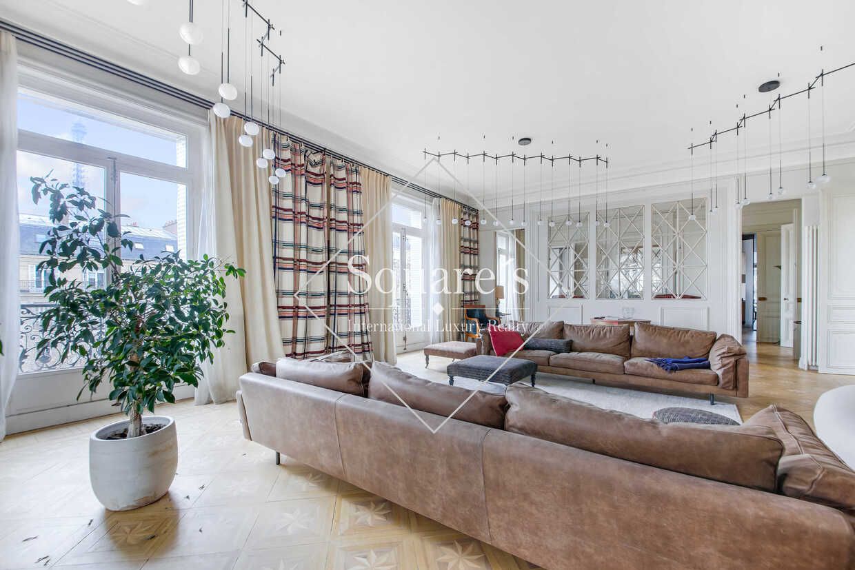 apartment 8 Rooms for sale on Paris 16ème (75016)