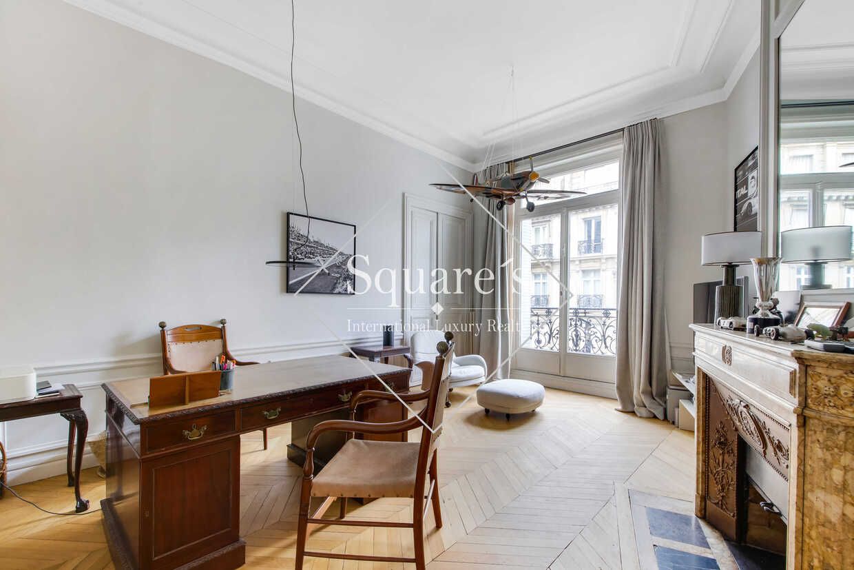 apartment 8 Rooms for sale on Paris 16ème (75016)
