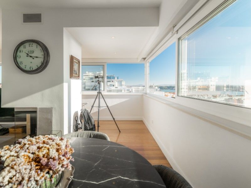 apartment 9 Rooms for sale on Lisboa (1400)