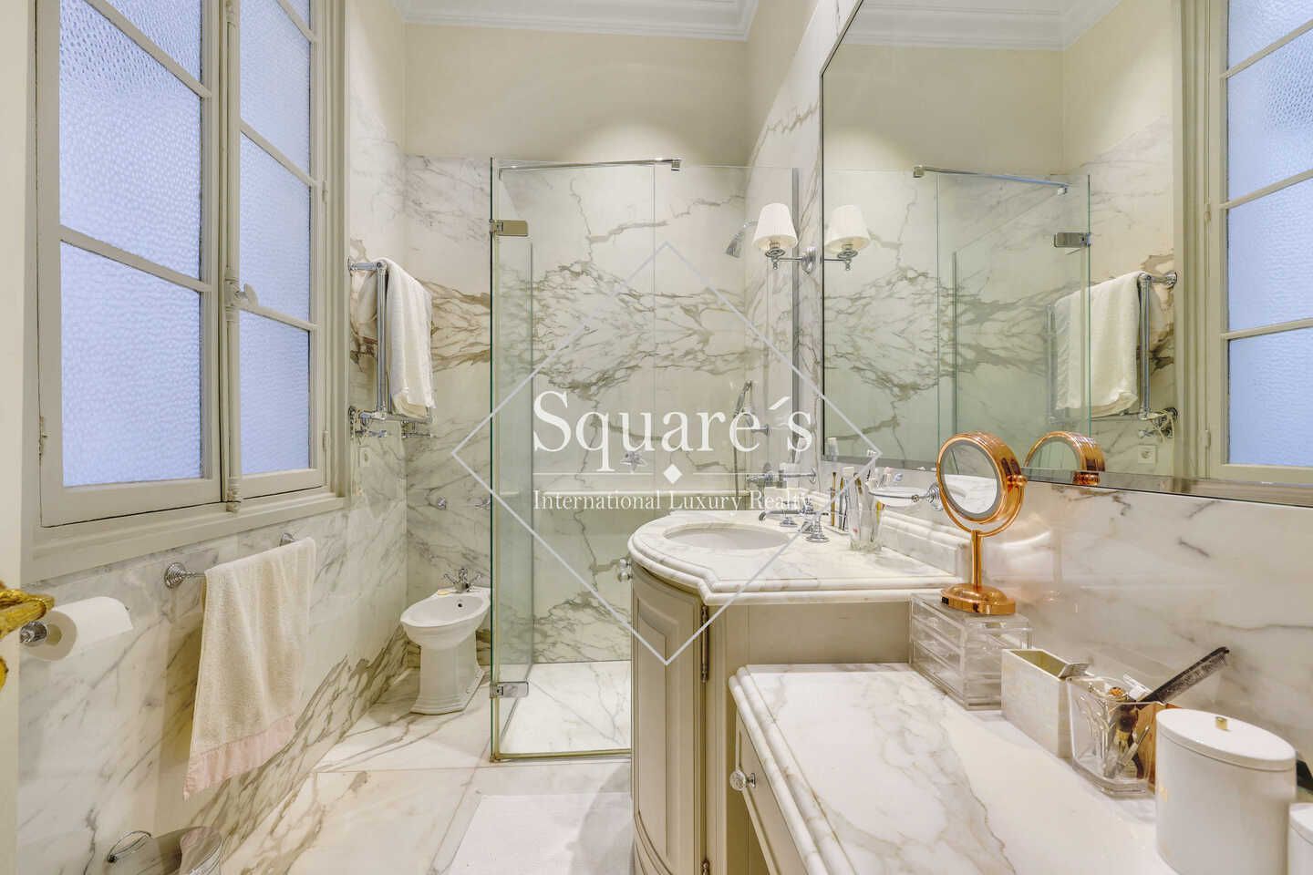 apartment 6 Rooms for sale on Paris 17ème (75017)