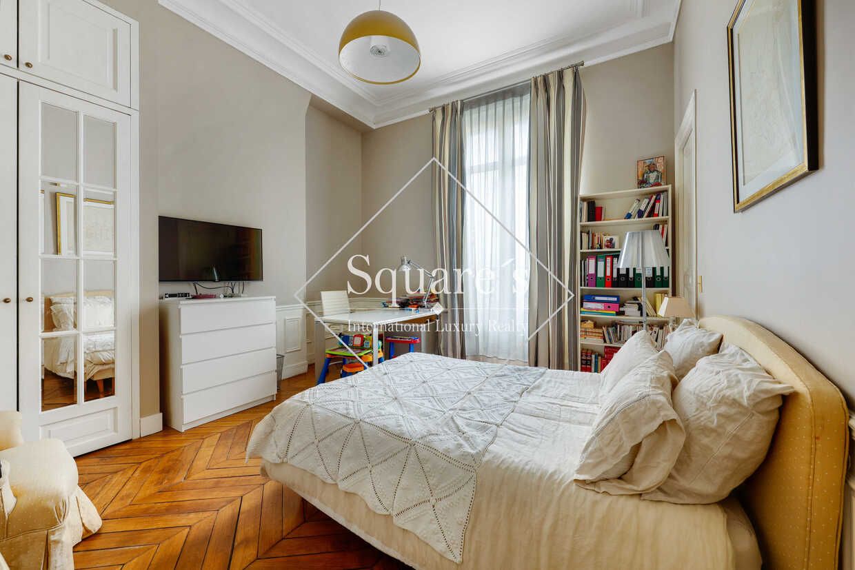 apartment 6 Rooms for sale on Paris 17ème (75017)