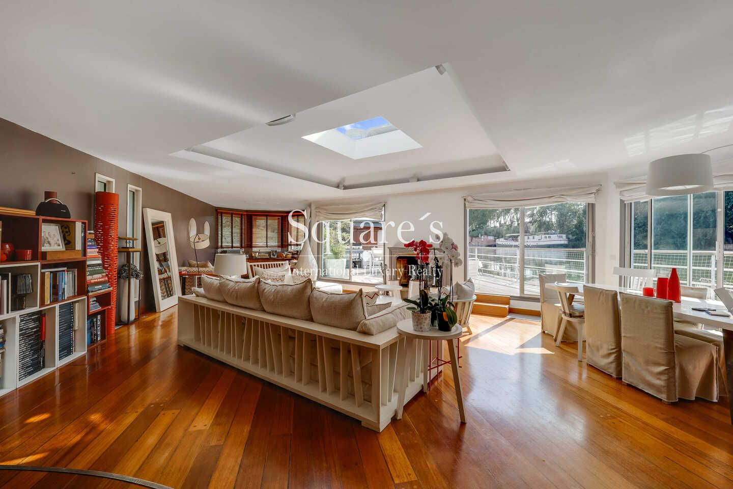 house 6 Rooms for sale on Neuilly-sur-Seine (92200) Sale House Neuilly-sur-Seine 6 Rooms 230 m²