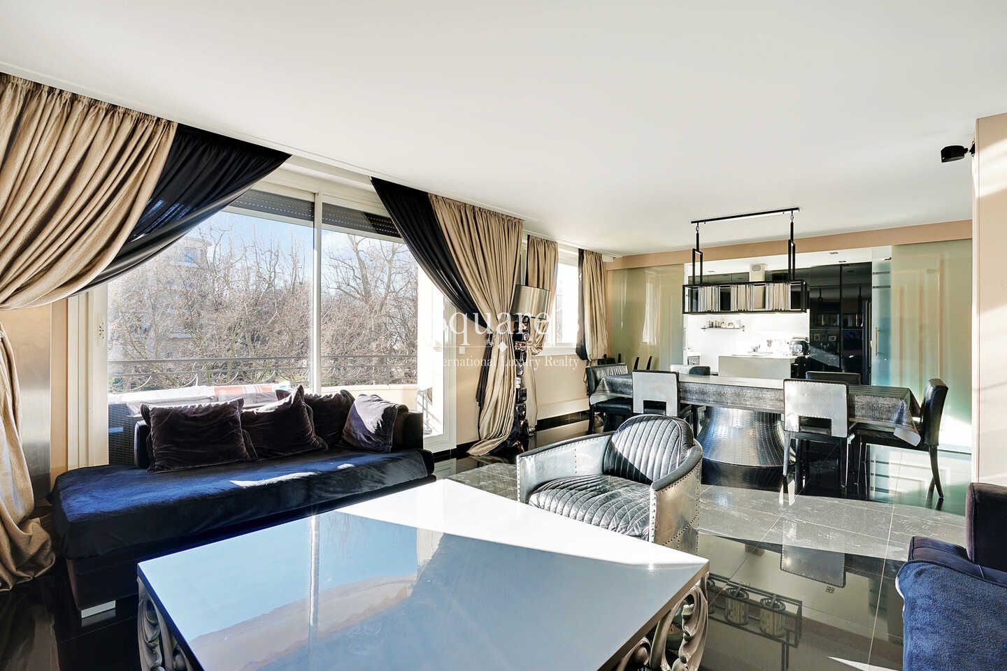 apartment 5 Rooms for sale on Neuilly-sur-Seine (92200) Sale Apartment Neuilly-sur-Seine 5 Rooms 122 m²