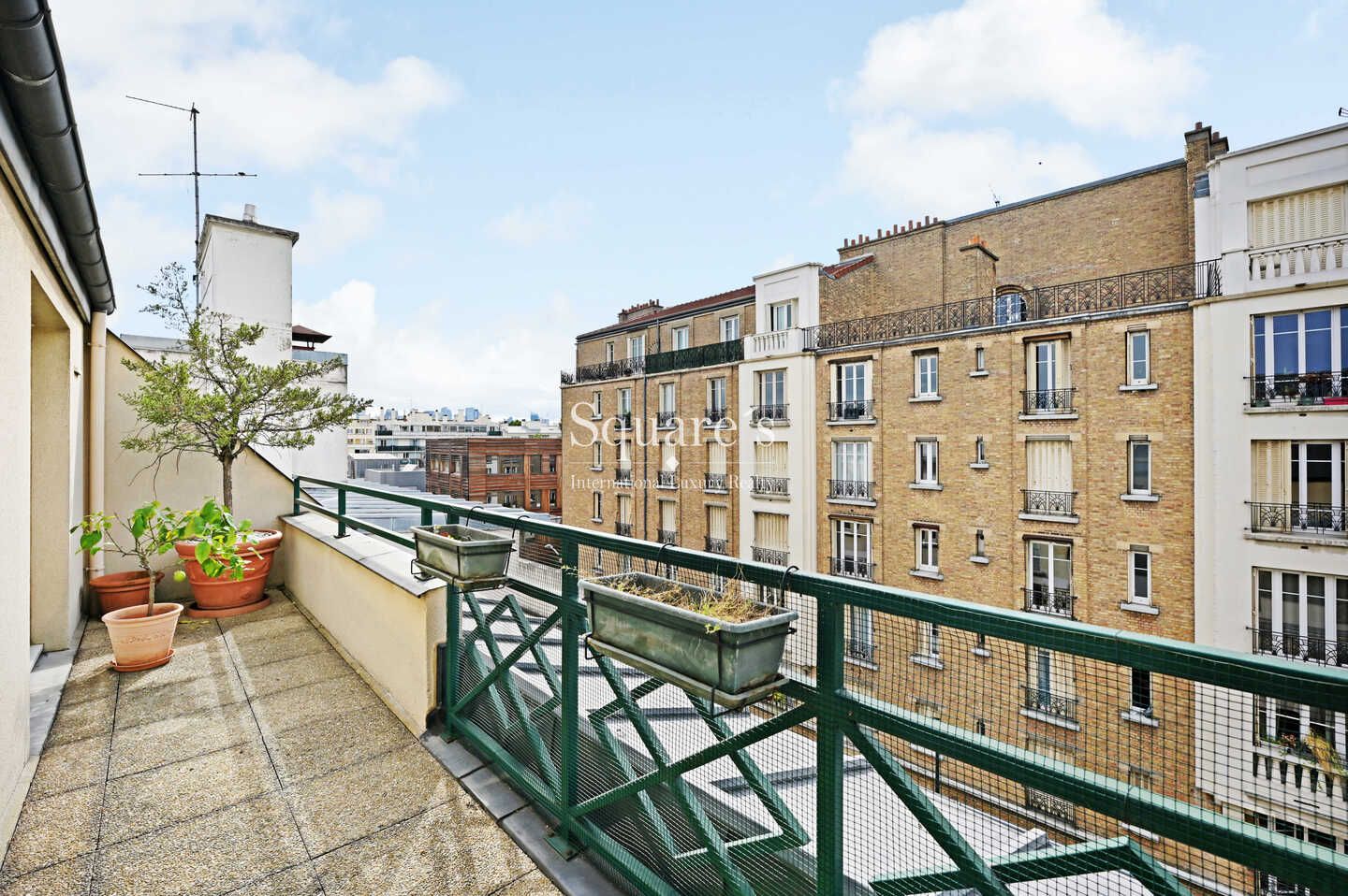 apartment 7 Rooms for sale on Asnières (92600) Sale Apartment Asnières 7 Rooms 172 m²