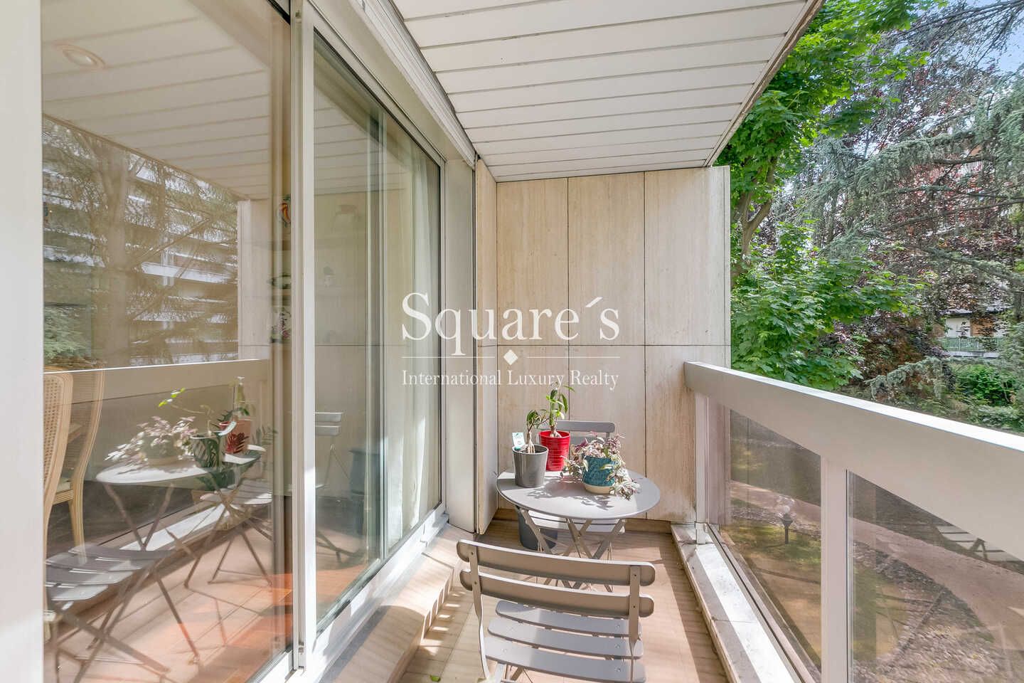 Sale Apartment Neuilly-sur-Seine 5 Rooms 139 m²