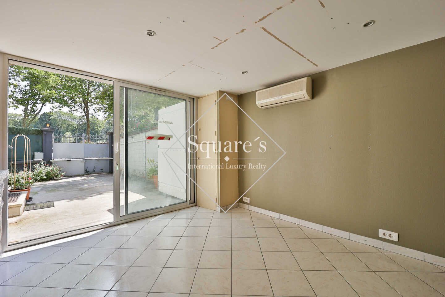 house 7 Rooms for sale on Garches (92380) Sale House Garches 7 Rooms 158 m²