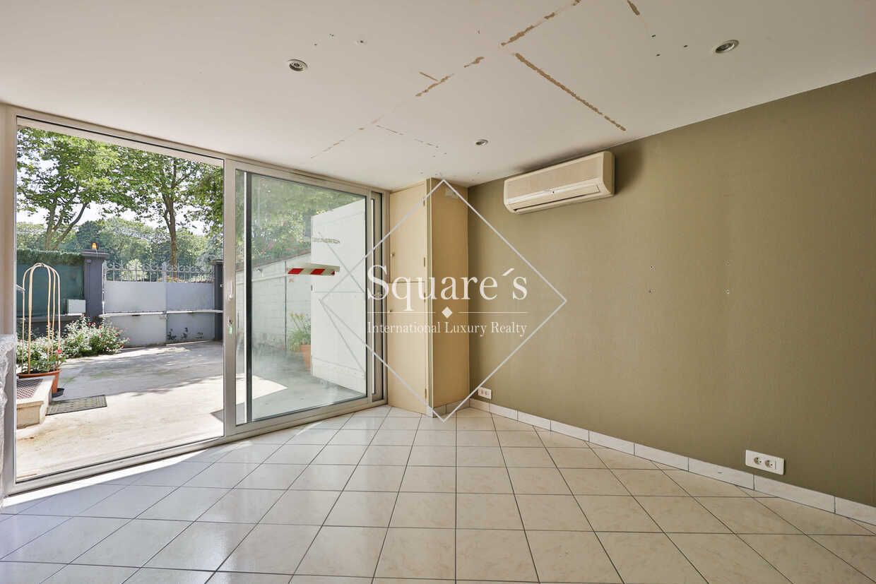 house 7 Rooms for sale on Garches (92380)