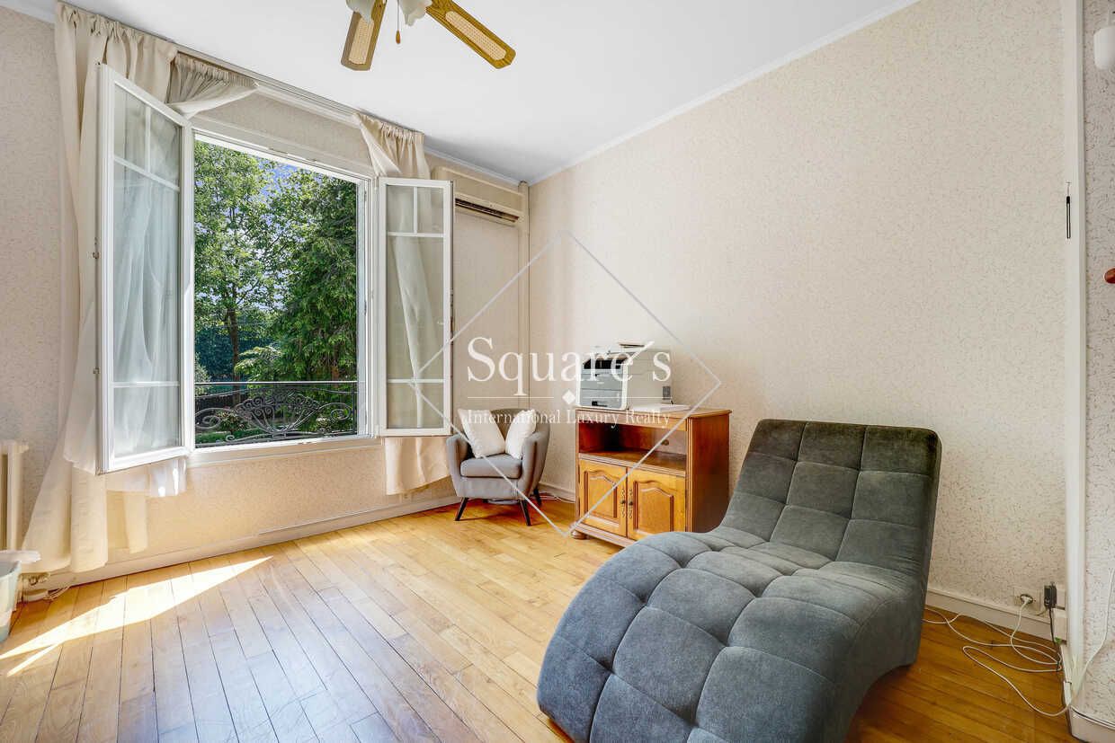 house 7 Rooms for sale on Garches (92380)