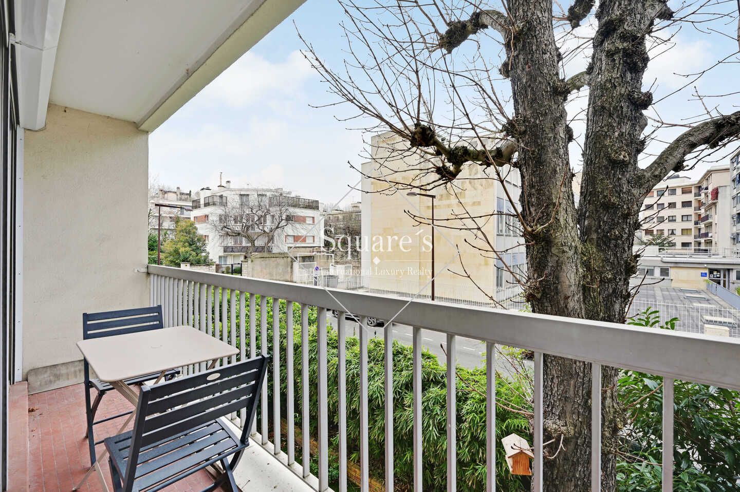 apartment 5 Rooms for sale on Neuilly-sur-Seine (92200) Sale Apartment Neuilly-sur-Seine 5 Rooms 85 m²