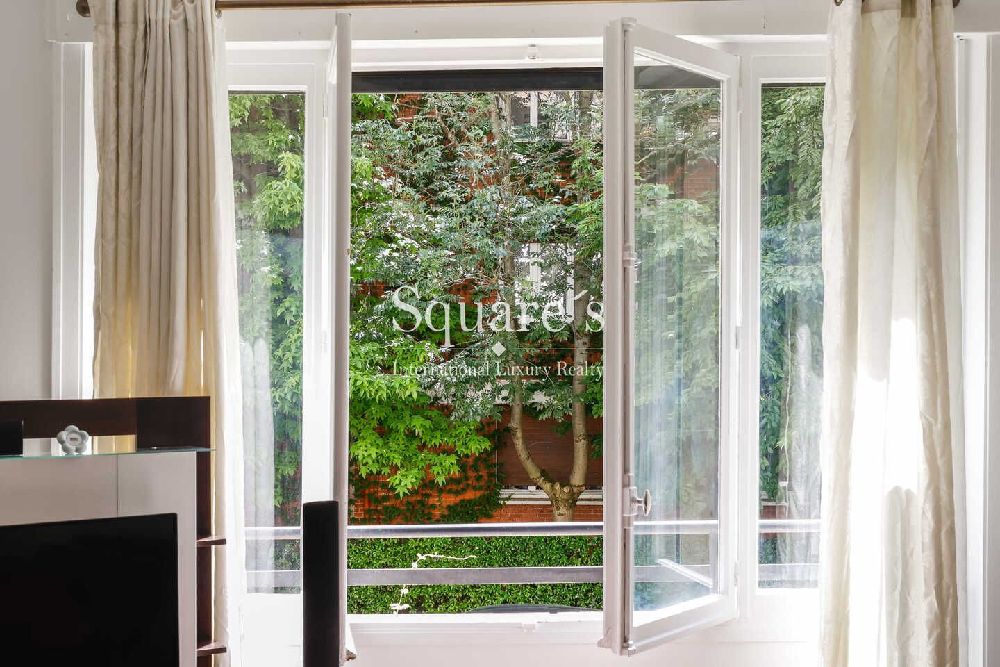 apartment 2 Rooms for sale on Neuilly-sur-Seine (92200)