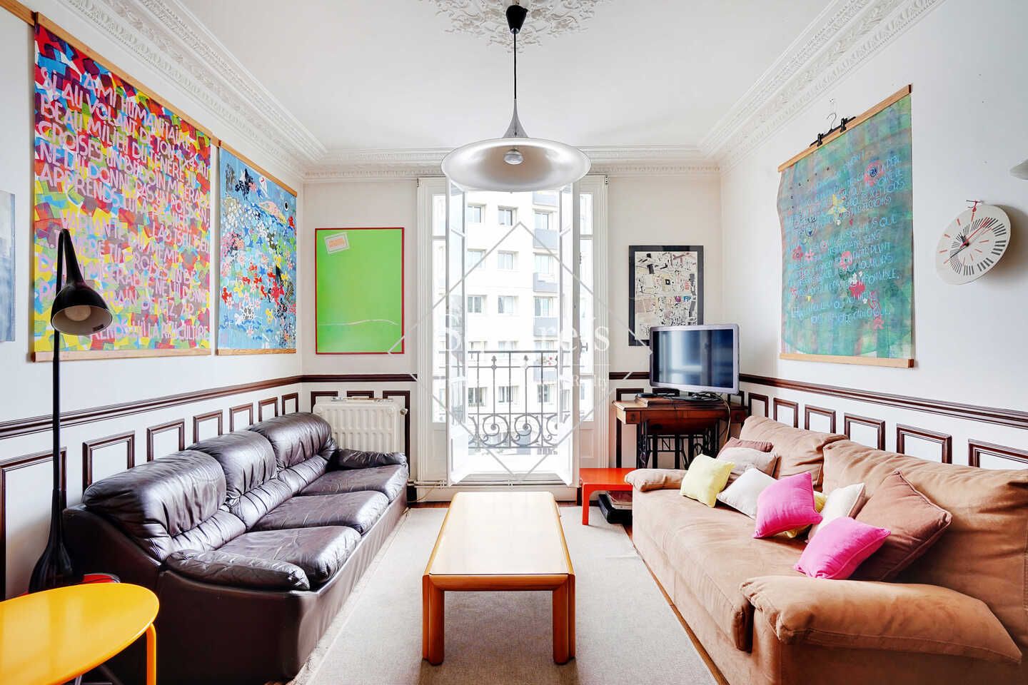 apartment 3 Rooms for sale on Courbevoie (92400)