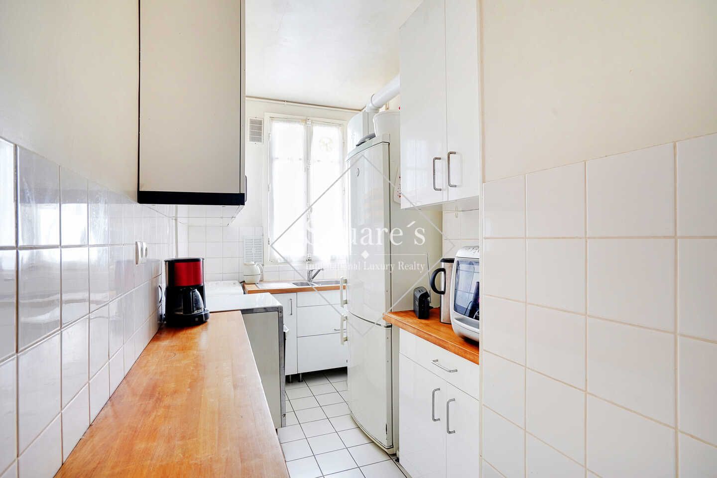 apartment 3 Rooms for sale on Courbevoie (92400)