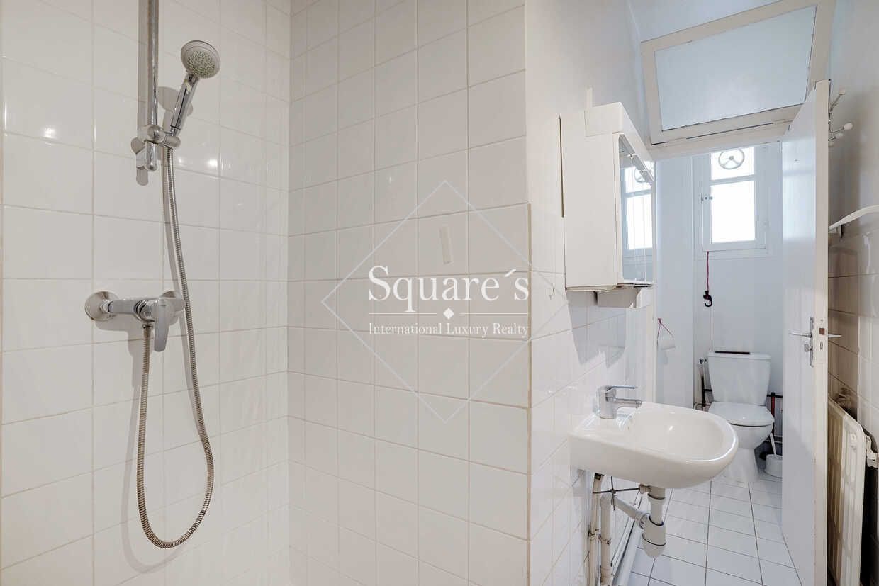 apartment 3 Rooms for sale on Courbevoie (92400)