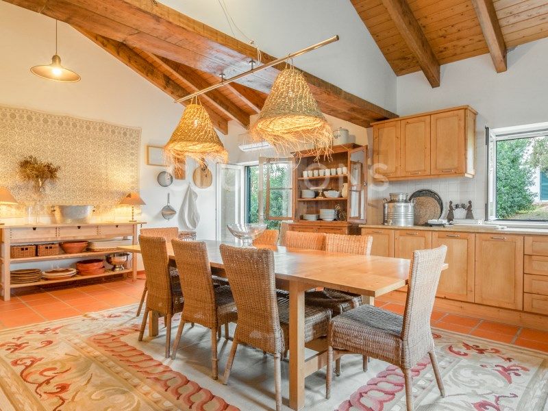 farmhouse 13 Rooms for sale on Viana do Alentejo (7090)