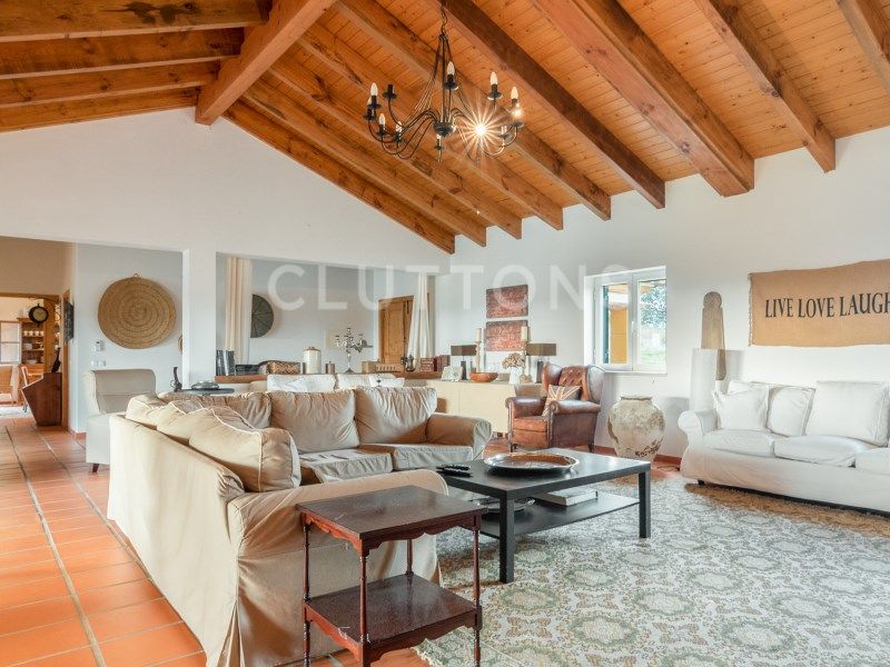 farmhouse 13 Rooms for sale on Viana do Alentejo (7090)