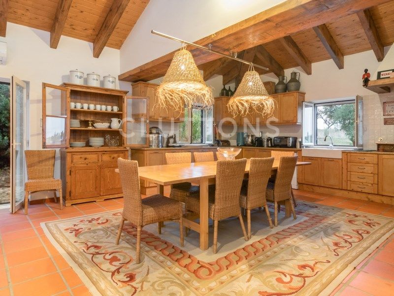 farmhouse 13 Rooms for sale on Viana do Alentejo (7090)