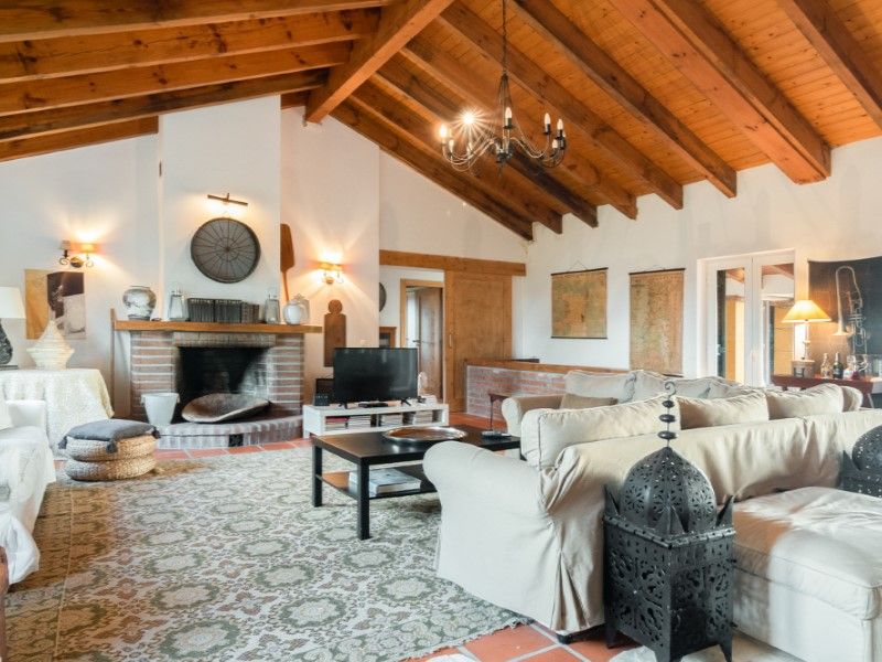 farmhouse 13 Rooms for sale on Viana do Alentejo (7090)