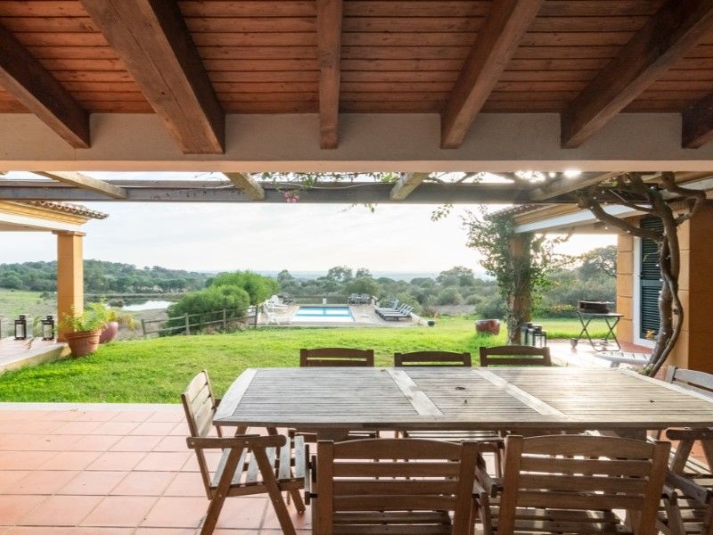 farmhouse 13 Rooms for sale on Viana do Alentejo (7090)