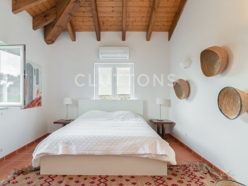 farmhouse 13 Rooms for sale on Viana do Alentejo (7090)