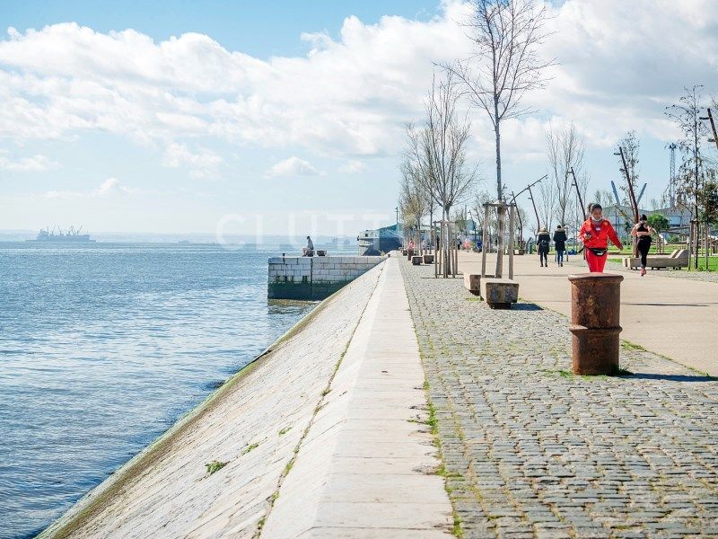 apartment 5 Rooms for sale on Lisboa (1399)