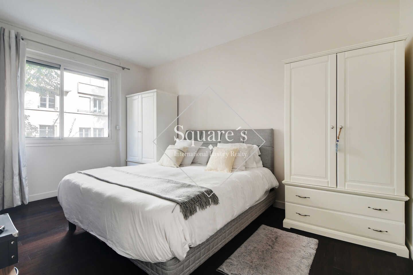apartment 4 Rooms for sale on Neuilly-sur-Seine (92200)