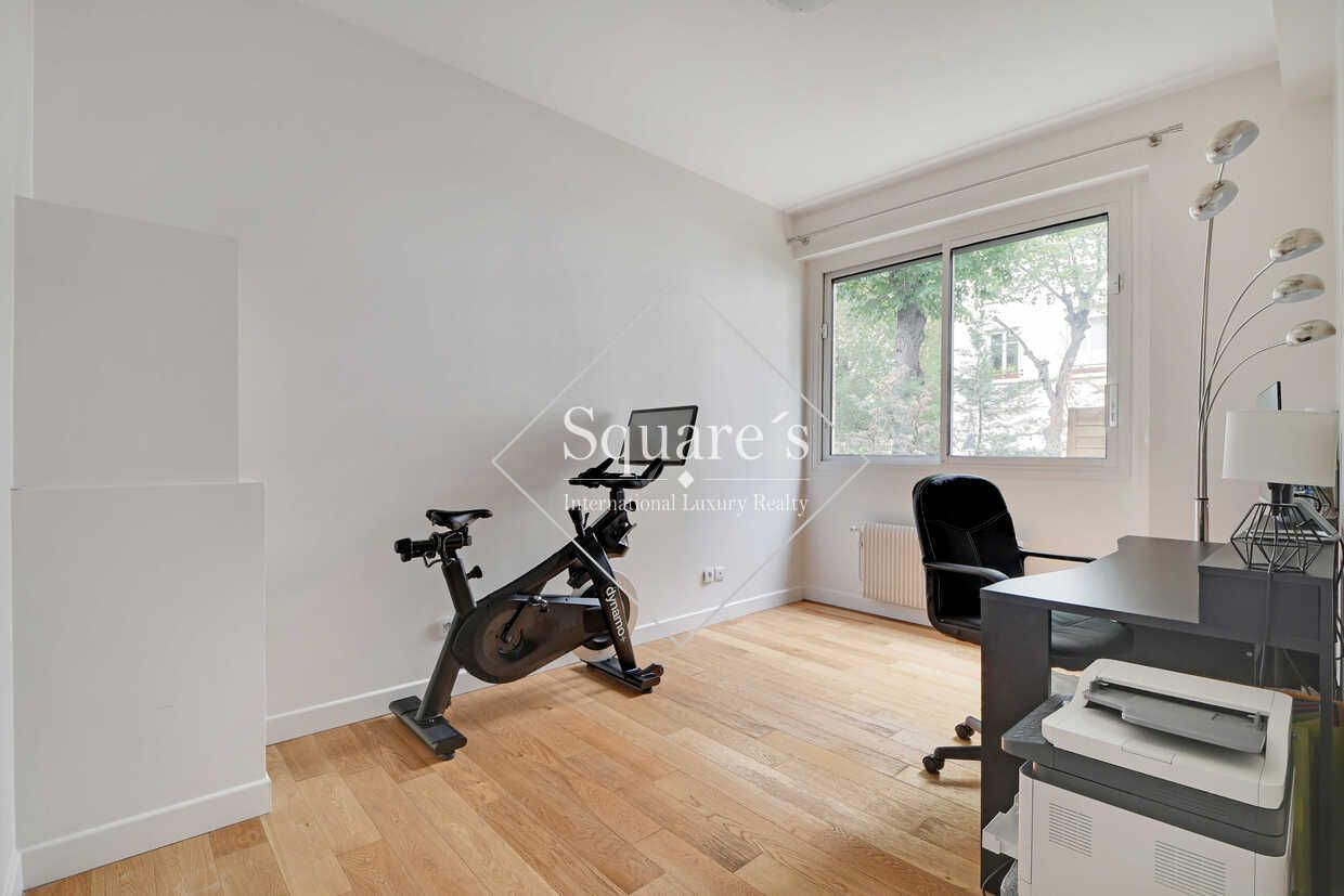 apartment 4 Rooms for sale on Neuilly-sur-Seine (92200)