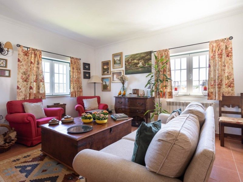 house 8 Rooms for sale on Óbidos (2510) Sale House Óbidos 8 Rooms