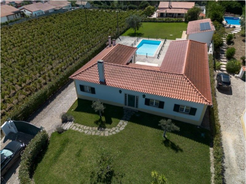 house 8 Rooms for sale on Óbidos (2510)