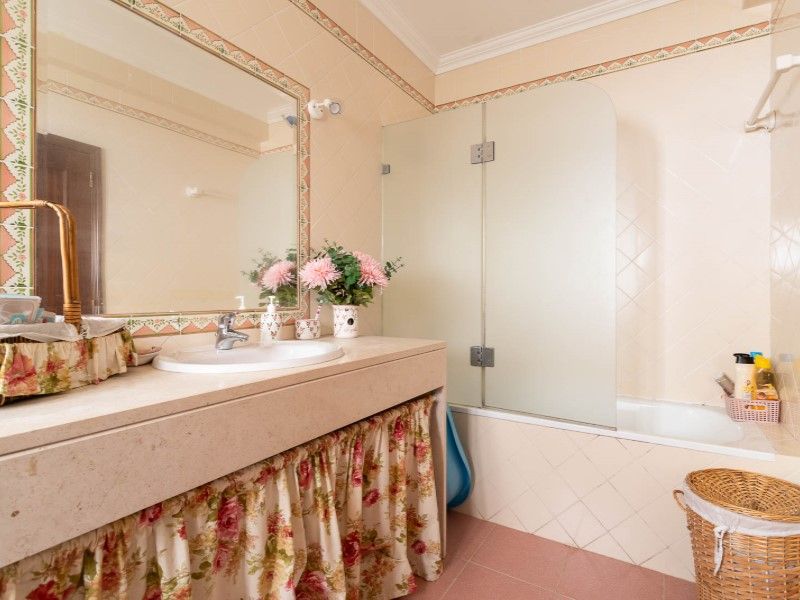 house 8 Rooms for sale on Óbidos (2510)