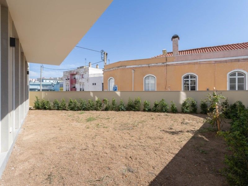 apartment 7 Rooms for sale on Lisboa (1800)