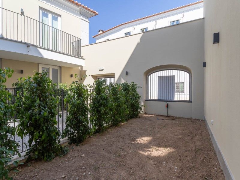 apartment 7 Rooms for sale on Lisboa (1800)