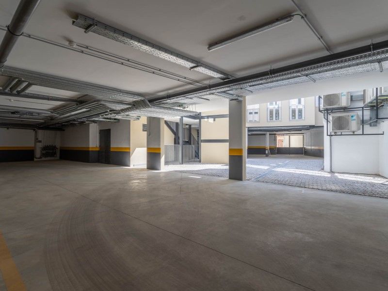 apartment 7 Rooms for sale on Lisboa (1800)