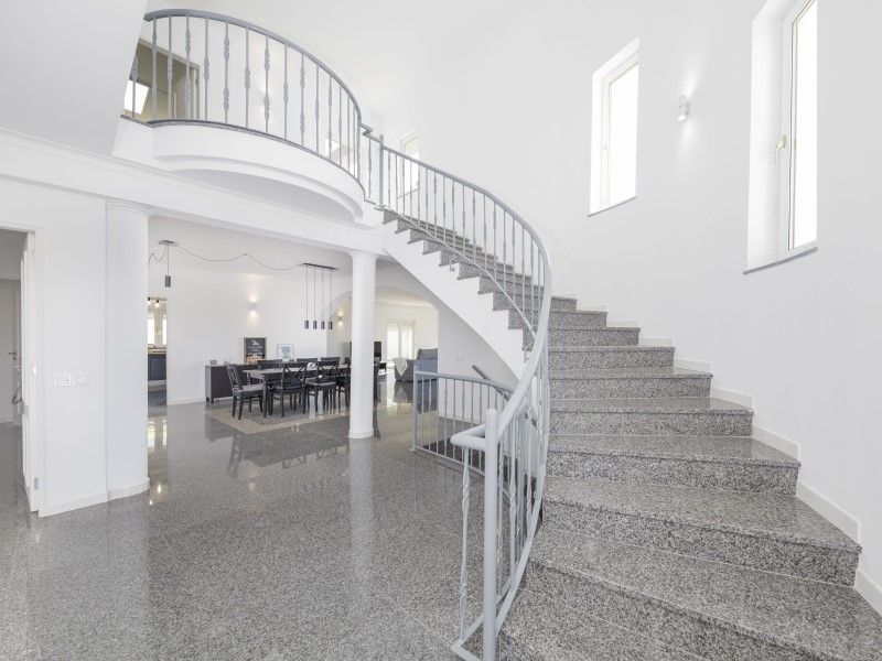 house 10 Rooms for sale on Lagoa (8400)