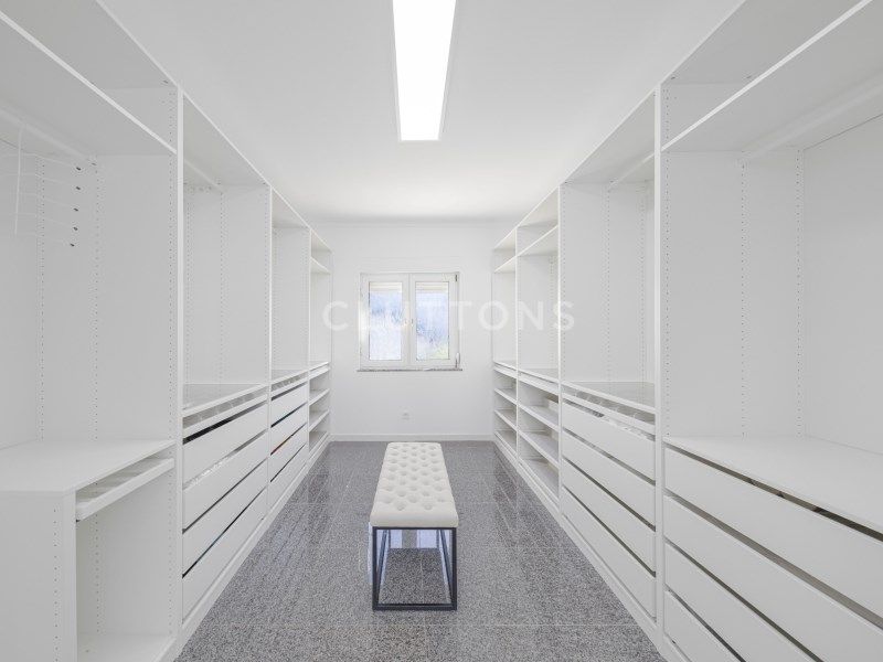 house 10 Rooms for sale on Lagoa (8400)