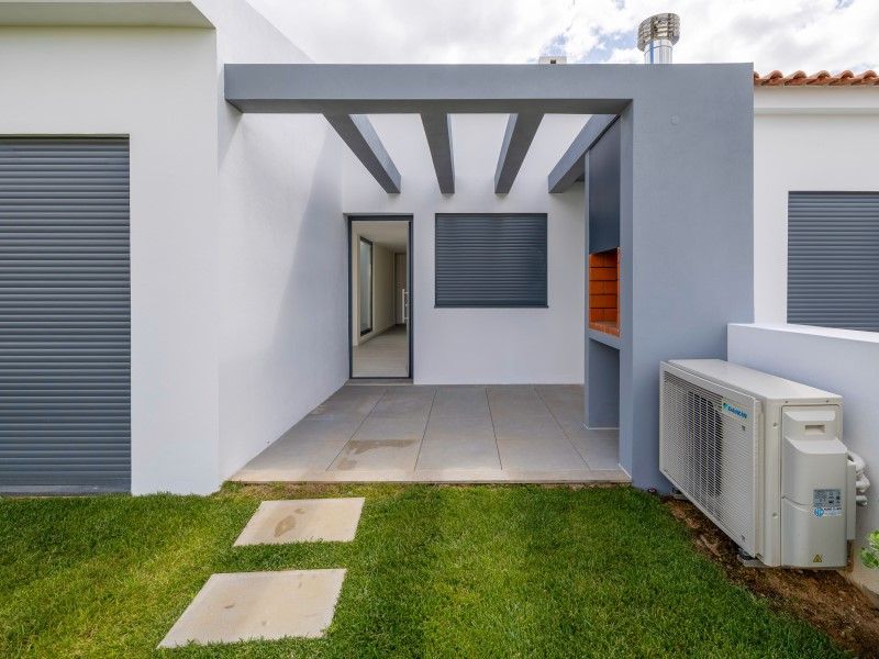 house 7 Rooms for sale on Loulé (8125)