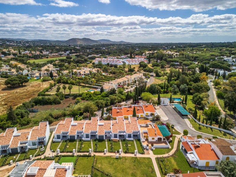 house 7 Rooms for sale on Loulé (8125)