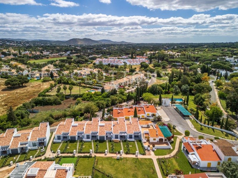 house 7 Rooms for sale on Loulé (8125)