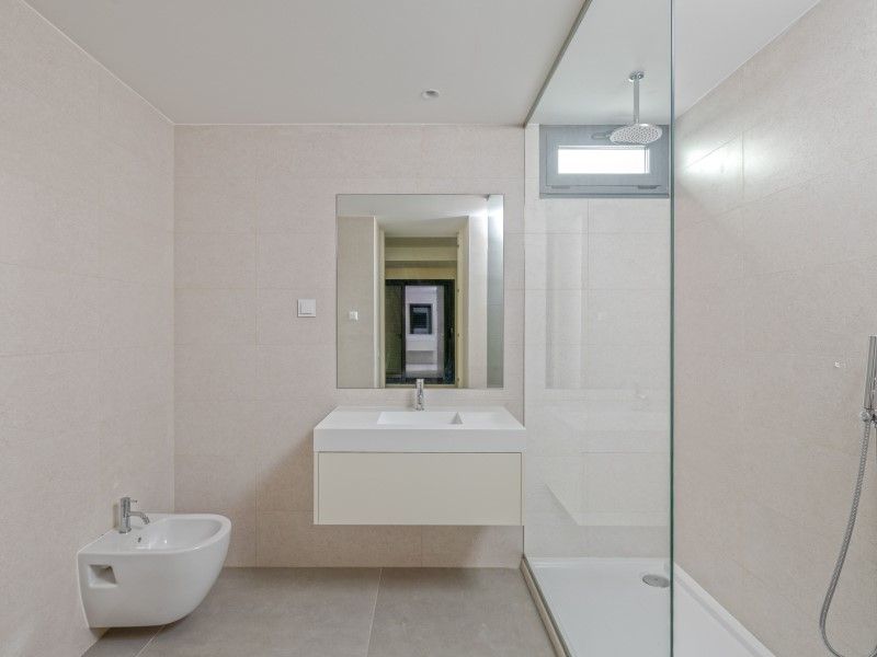 house 7 Rooms for sale on Loulé (8125)