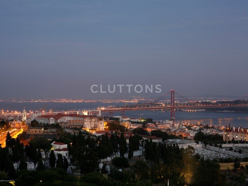 apartment 10 Rooms for sale on Lisboa (1400)