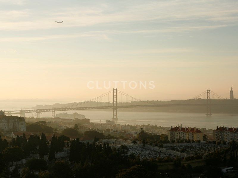 apartment 10 Rooms for sale on Lisboa (1400)